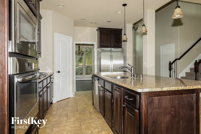 Building Photo - 102 Logan Pass Ct