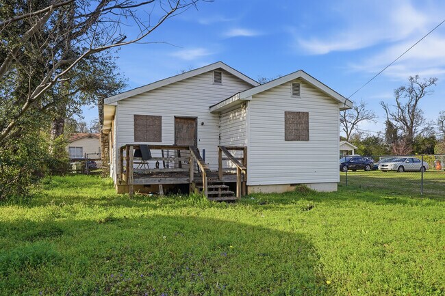 Building Photo - 413 Fulton Ave SW