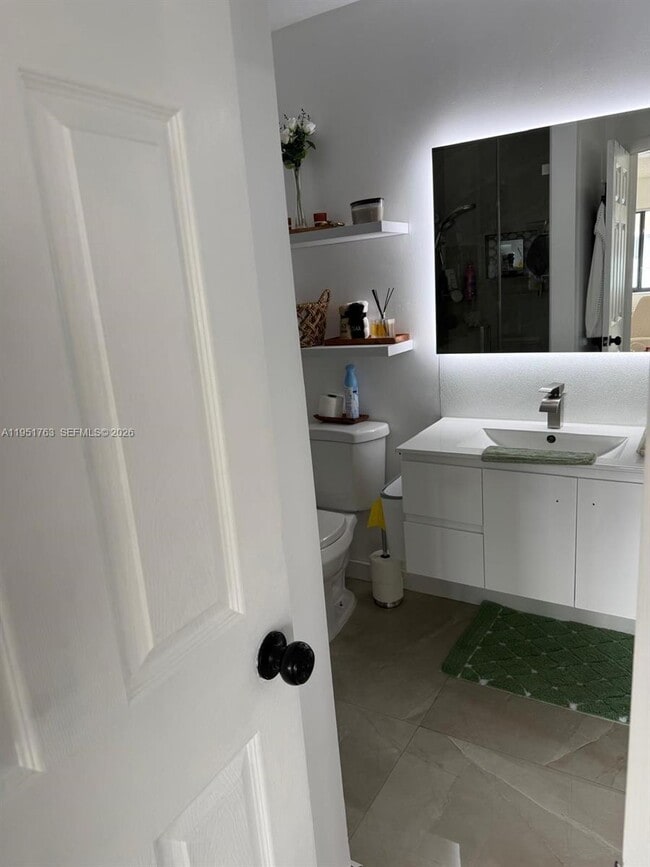 Building Photo - 1041 SW 111th Ave