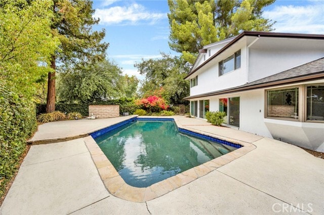 Building Photo - 4665 Willens Ave