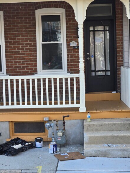 Building Photo - 1131 W Court St