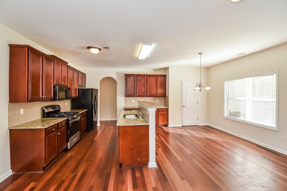 Building Photo - 2601 Muskeg Ct SW