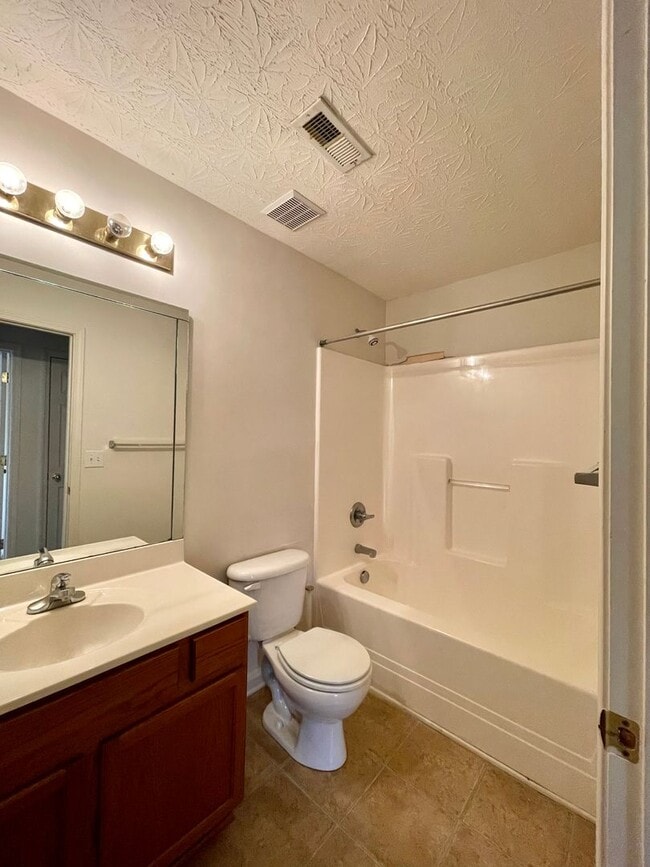 Building Photo - Lovely, Upscale Home! All Electric, Garage, Fenced Backyard; $1,900/Mo with 2 Yr Lease!