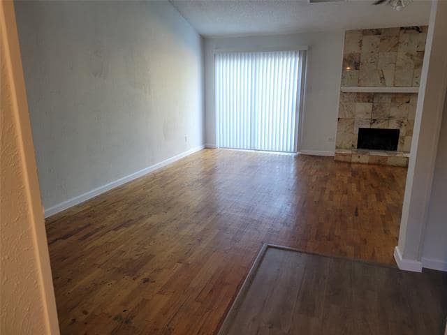 Building Photo - 3127 Willowbrook Ct