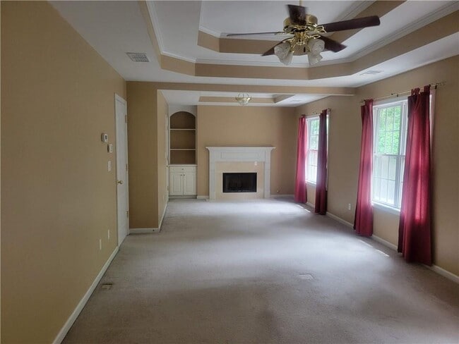 Building Photo - 5555 Holly Springs Dr