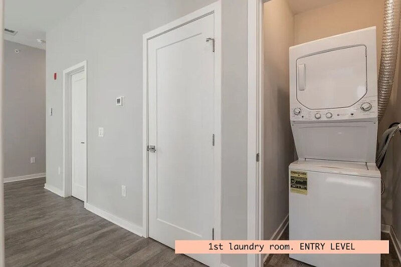 Building Photo - 1520 N 7th St