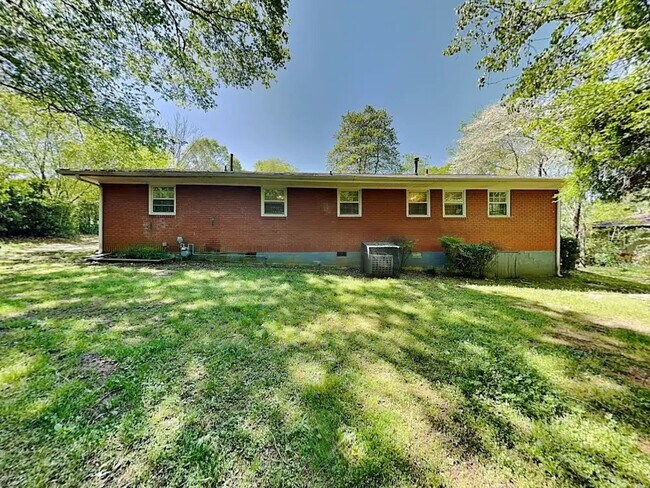 Building Photo - 4554 Wesley Dr