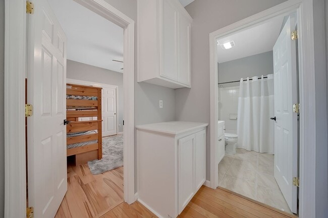 Building Photo - Copperopolis 3 Bd. / 2 Ba. Lake Access Fur...