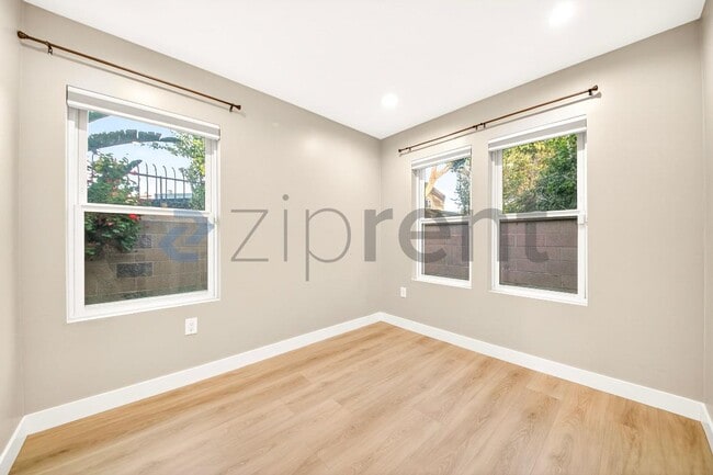 Building Photo - 363 E 63rd St