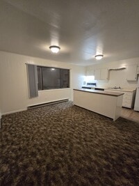 Building Photo - 520 Willow St