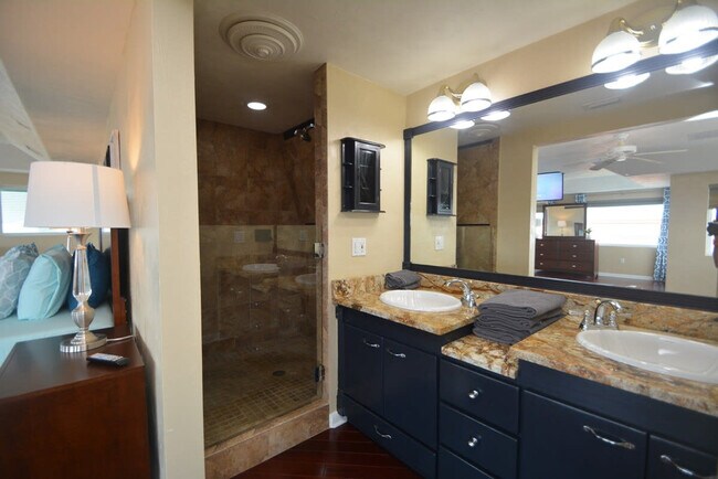 Building Photo - 62 Moody Dr