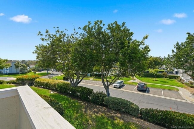 Building Photo - 867 Hollyhock Ct