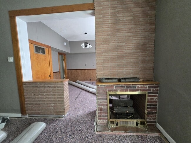 Building Photo - 732 N 5th St