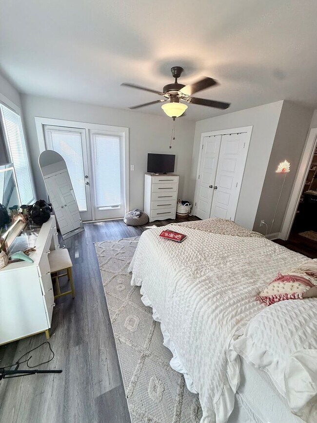 Building Photo - 4 BR/ 3.5 BA Home Located on MLK