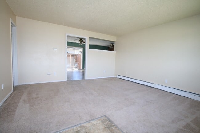 Building Photo - 3 Bedroom condo in quiet community!