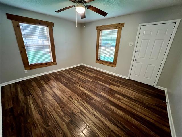 Building Photo - 300 W 4th St