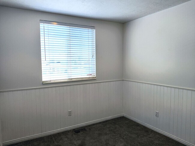 Building Photo - Great 4 Bd 3 Bath Home in Draper