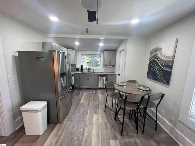 Building Photo - 4 Lindberg Ave