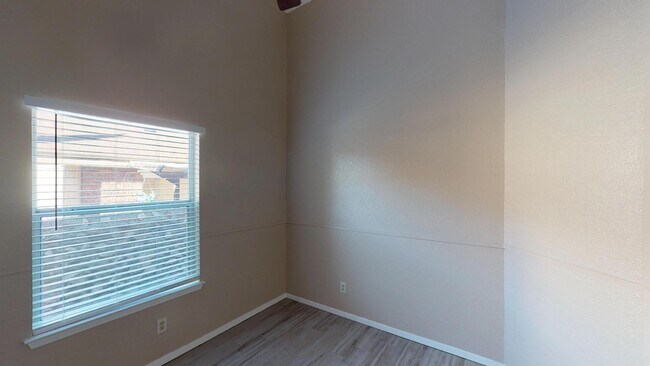 Building Photo - 1108 Coyote Ln