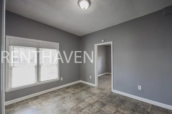 Building Photo - 821 Setter Ln