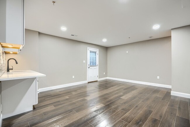 Building Photo - 601 Long Wall Dr