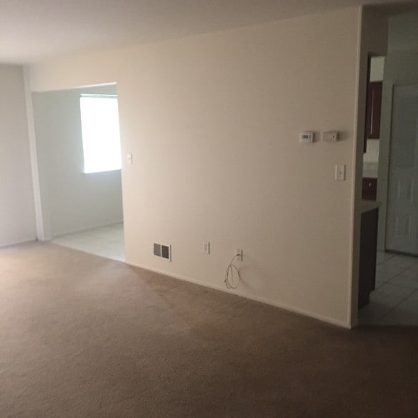 Extra large living area - 1408 Edison Glen Terrace
