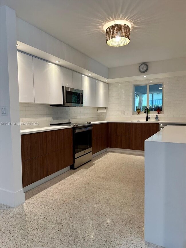 Building Photo - 1351 SW 32nd St