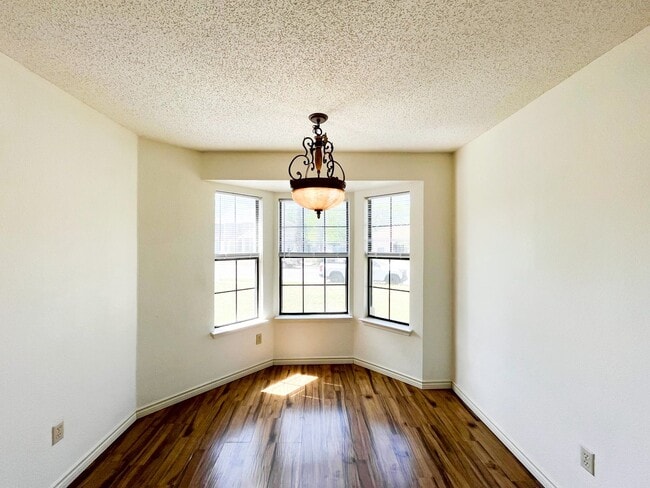 Building Photo - Available NOW!!!! Gorgeous 2 story, 3 bedroom, 2.5 bath, 2 car garage home with garage door opene...