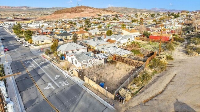 Building Photo - 1040-1042 Flora St
