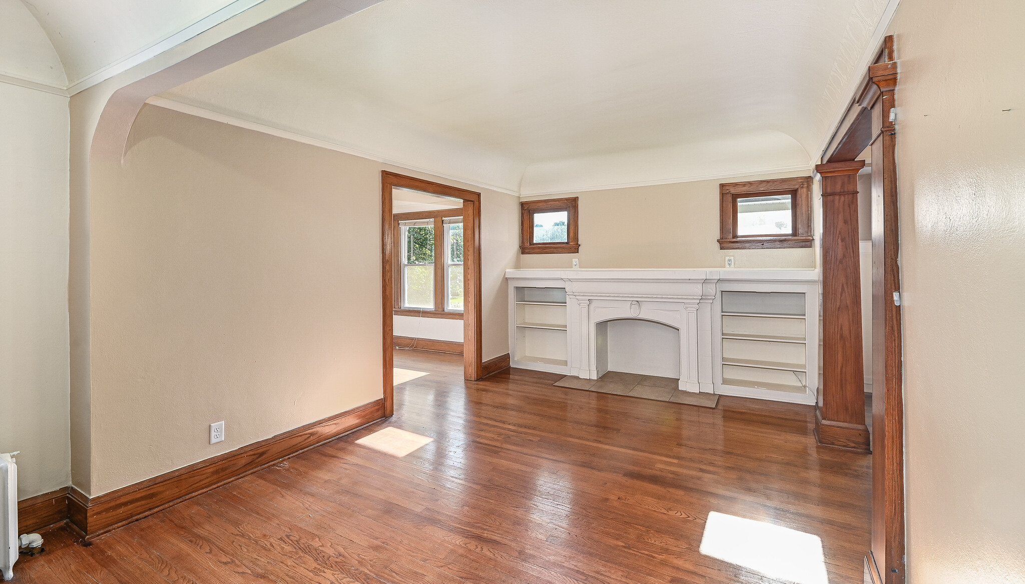 2nd Floor Living01 - 1821 E Olive St
