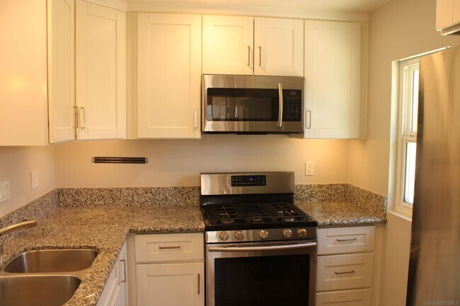 Building Photo - 2310 Sumac Dr