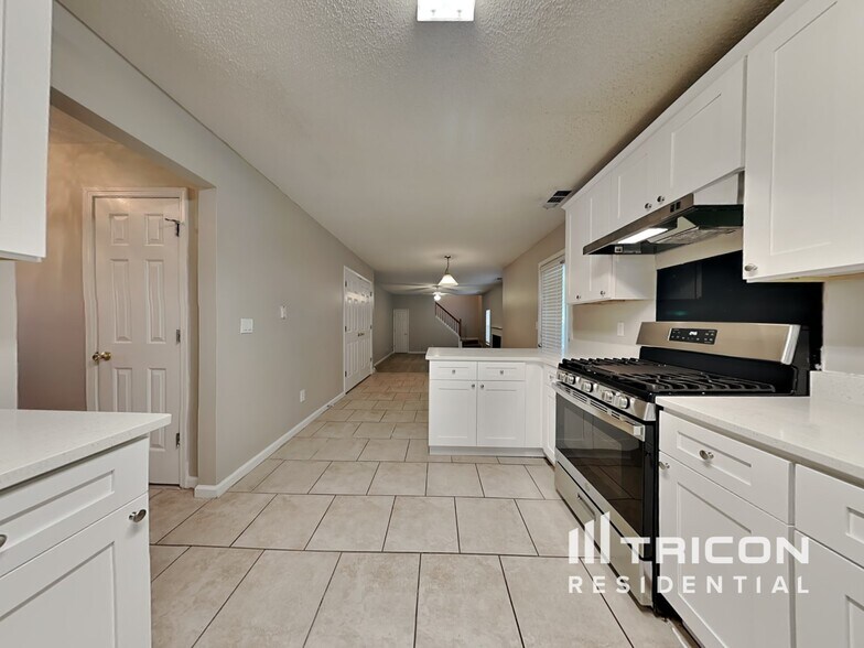 Building Photo - 390 Cascade Rise Ct SW