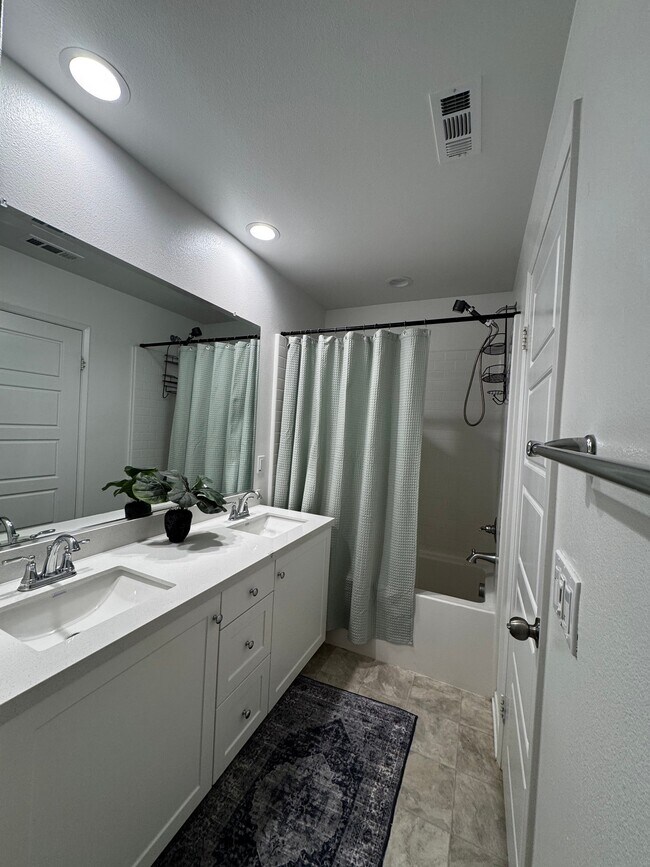 Building Photo - 2121 Corridor Pk