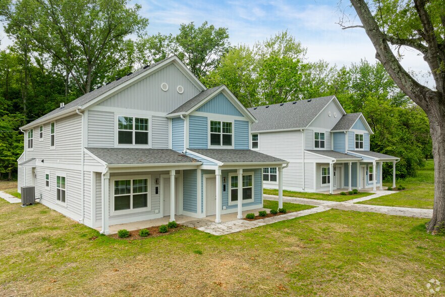 Primary Photo - Sullivan Downtown Townhomes
