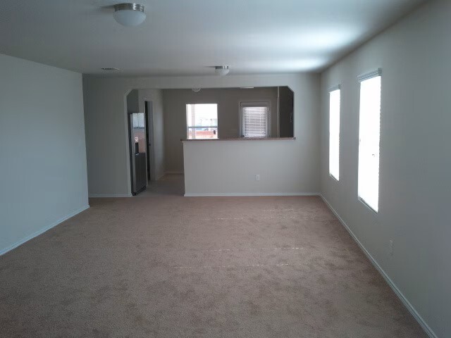 Open Floor Plan Living Room - 10910 Burning Lamp
