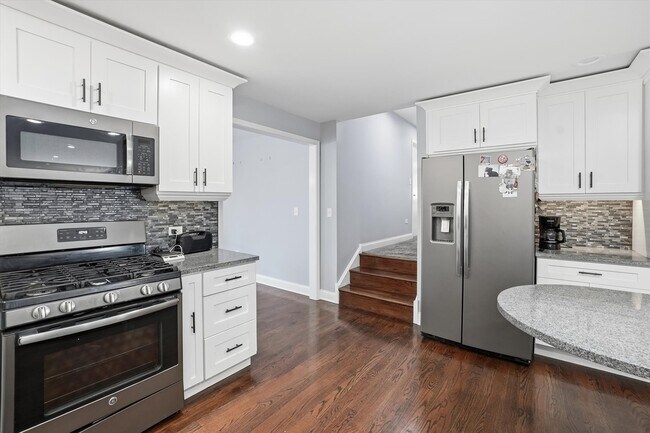 Building Photo - 13141 W Stonewood Dr