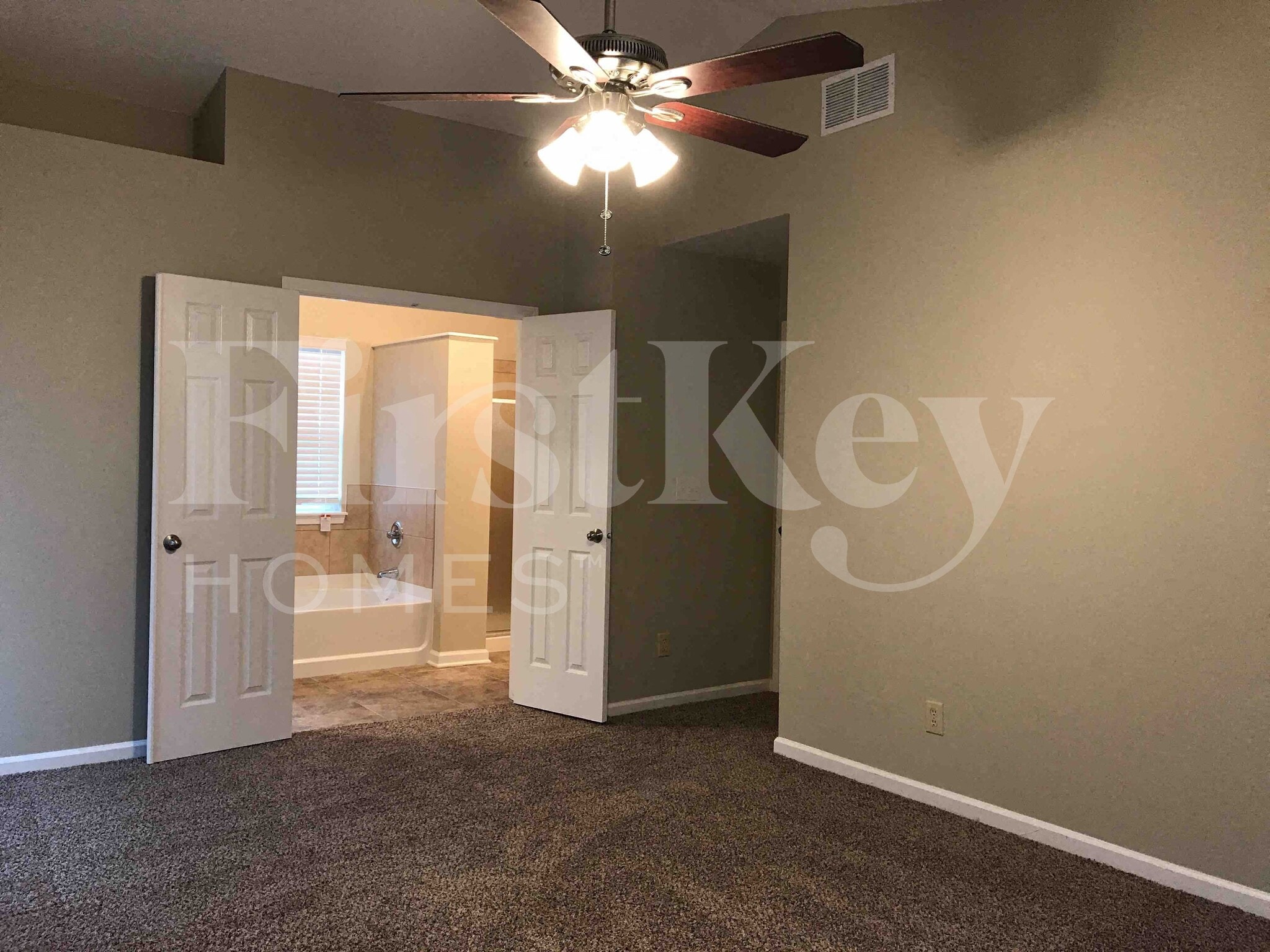 Building Photo - 5851 Tybalt Ln