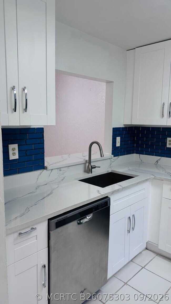 Building Photo - 9539 Boca Cove Cir