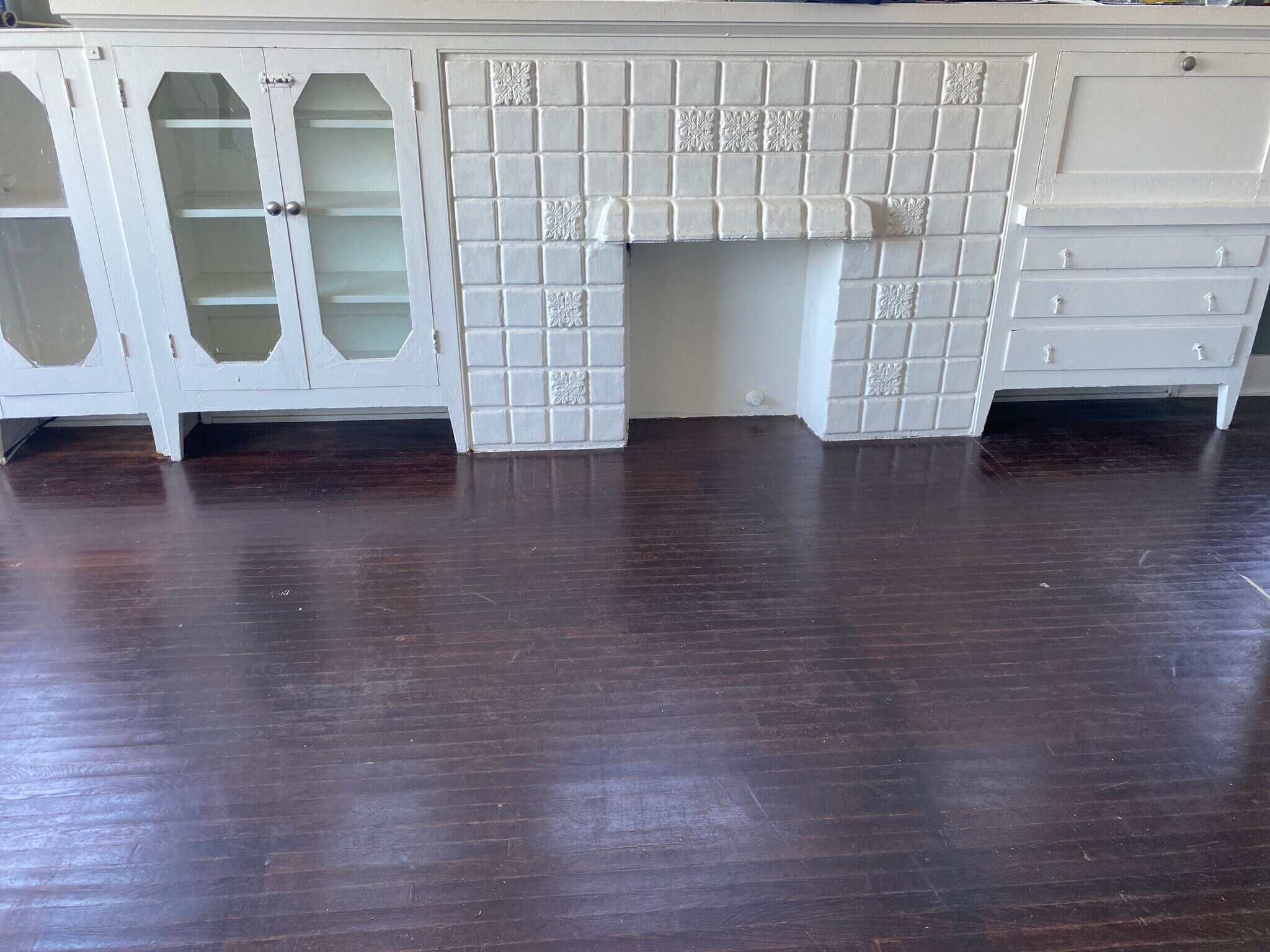 Wall unit - 2422 E 7th St