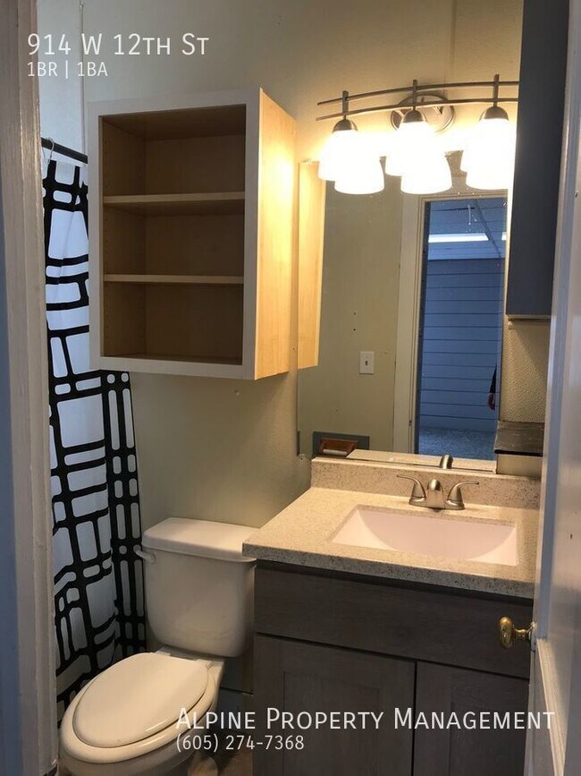 Building Photo - 1 Bed/1 Bath Twinhome For Rent!