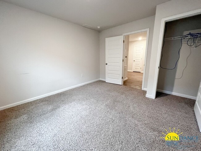 Building Photo - Stunning 4 Bedroom Home in Crestview!