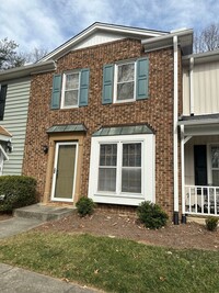 Building Photo - Freshly renovated 2BR 2.5BA Townhome