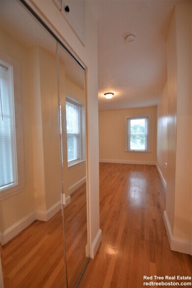 Building Photo - 191 Winthrop Rd