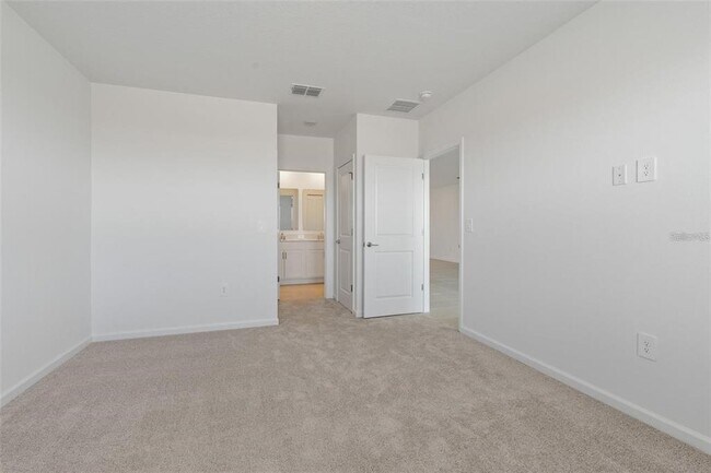 Building Photo - 3028 Namaste Dr