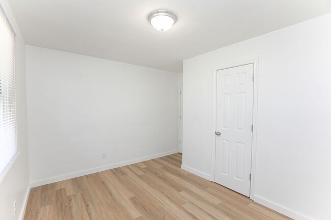 Building Photo - 9544 20th Bay St