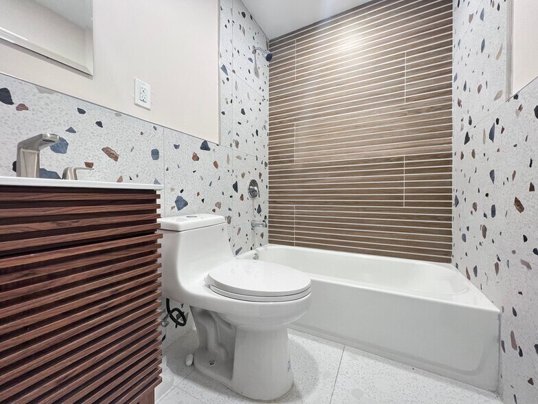 47 Logan Ave 1L - 44 Logan Ave