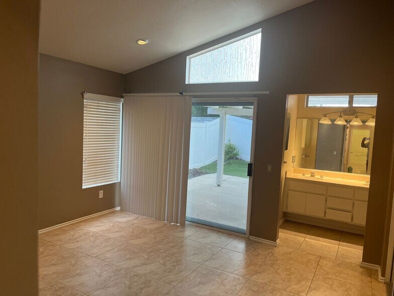 Building Photo - 28098 Lemonwood Dr