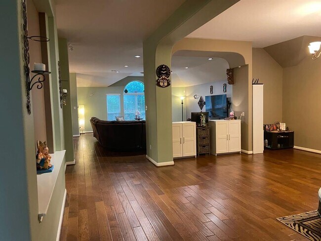 Building Photo - 209 Monahans Dr