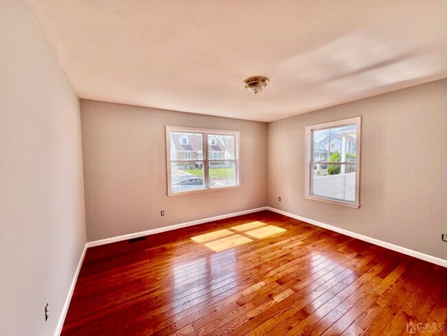 Building Photo - 52 Marconi Ave