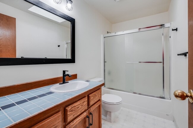 Building Photo - FEW1330-1332